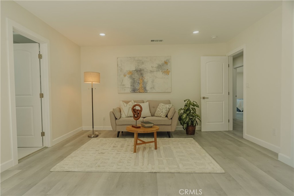 https://media.crmls.org/medias/a321a278-632d-4fce-a85d-f4d3465060c9.jpg?preset=X-Large