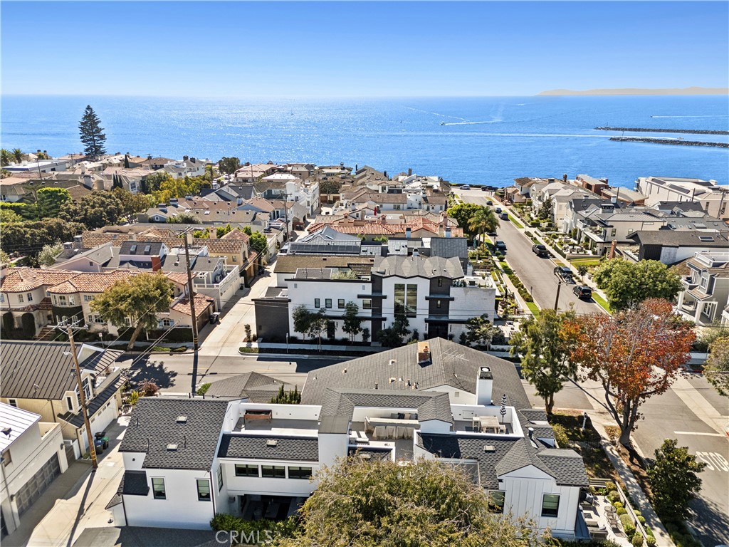 https://media.crmls.org/medias/a321b759-b917-416a-b536-0cffb34882f5.jpg?preset=X-Large