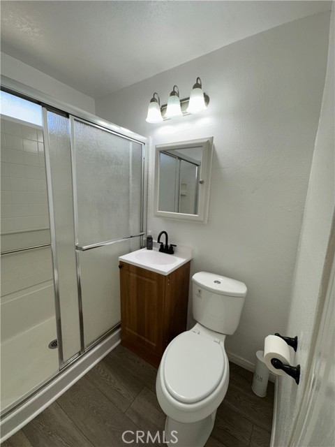 Image 21 of 42 For 820 Kenmore Street
