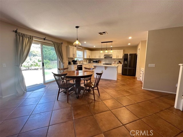 33667 Abbey Road, Temecula CA: https://media.crmls.org/medias/a322c3eb-dac4-4a31-a608-137c8bbbf0ad.jpg