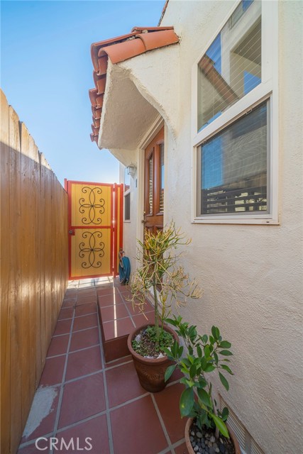 1313 Palisades Beach Road photo 5