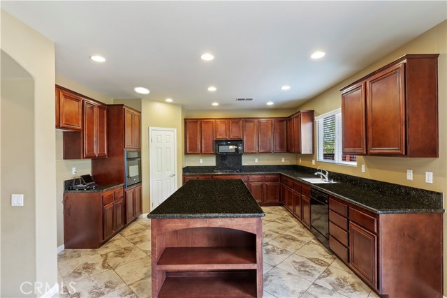 16183 Village Meadow Drive, Riverside CA: https://media.crmls.org/medias/a3247d5b-3b65-4ec1-beca-ee2eb0881a68.jpg