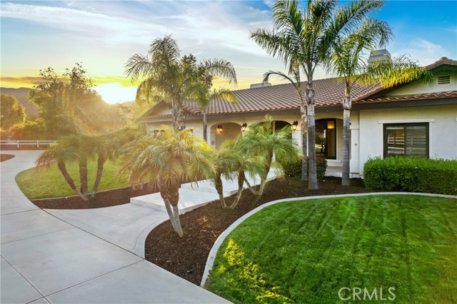 9394 Gum Tree Drive, Corona CA: https://media.crmls.org/medias/a324b2ad-482e-48c9-b8ff-48ae23368f0f.jpg