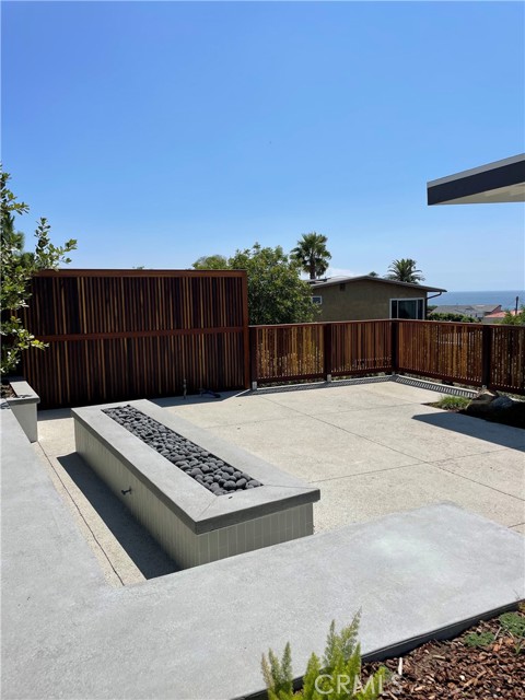 Detail Gallery Image 14 of 29 For 7512 Rindge Ave, Playa Del Rey,  CA 90293 - 3 Beds | 3 Baths