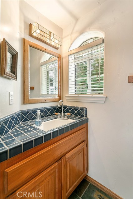 Detail Gallery Image 31 of 40 For 27442 Meadow Bay Dr, Lake Arrowhead,  CA 92352 - 4 Beds | 3/1 Baths