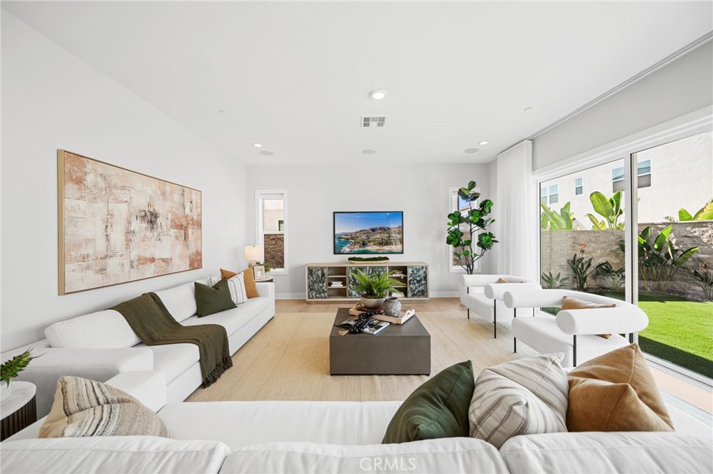 MLS #OC25239001 image #14