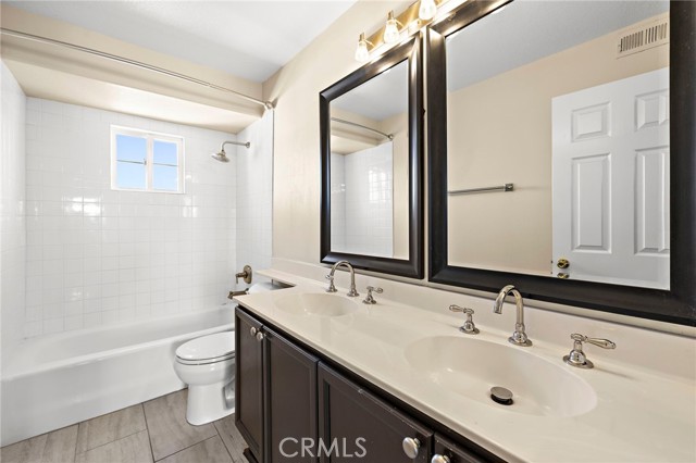15 Via Pamplona, Rancho Santa Margarita CA: https://media.crmls.org/medias/a3263950-888b-4c79-a0c8-7d93fbfa739c.jpg