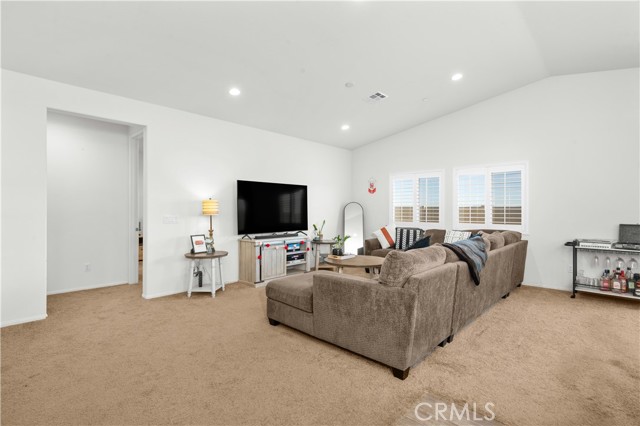 Detail Gallery Image 9 of 44 For 10657 Appaloosa, Hesperia,  CA 92345 - 4 Beds | 3 Baths