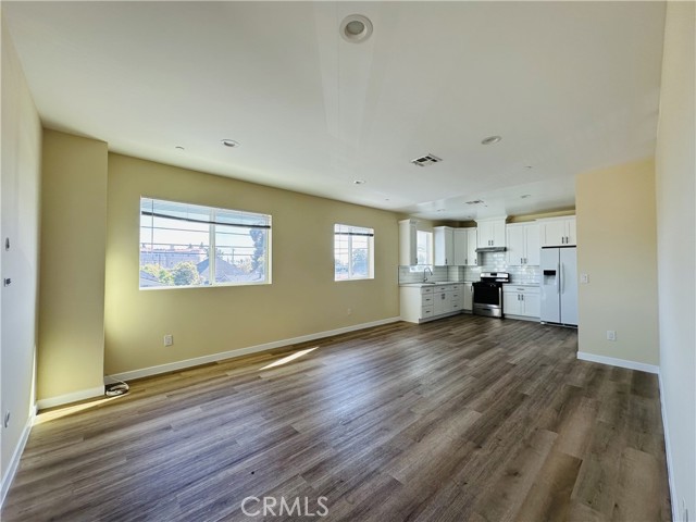 Detail Gallery Image 12 of 23 For 1002 E 33rd St #3,  Los Angeles,  CA 90011 - 2 Beds | 2 Baths