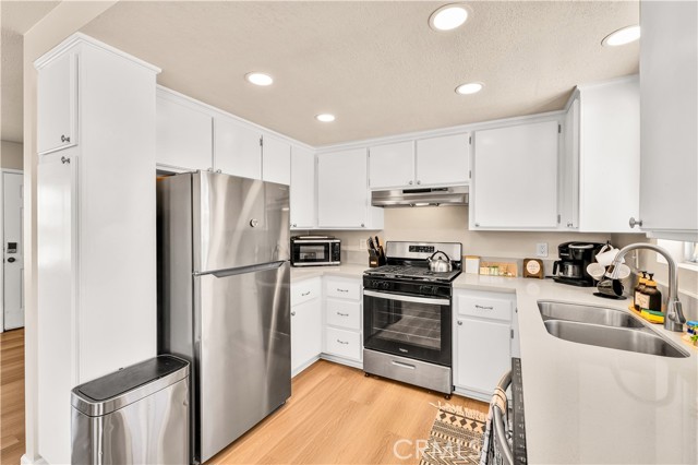 Detail Gallery Image 11 of 37 For 7000 Tamarisk Ave, Yucca Valley,  CA 92284 - 2 Beds | 1 Baths