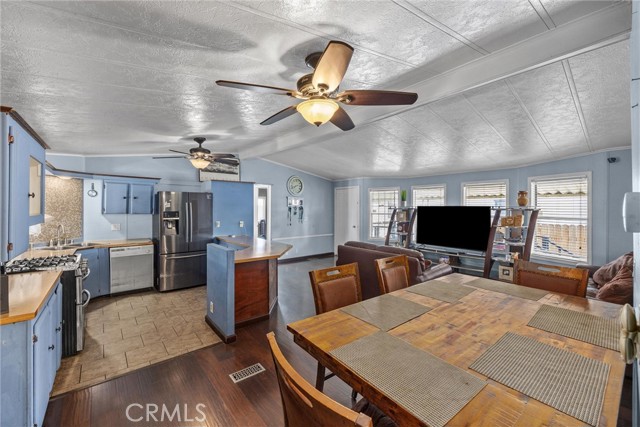 Detail Gallery Image 21 of 40 For 4 Dogwood Ln, Bakersfield,  CA 93308 - 3 Beds | 2 Baths