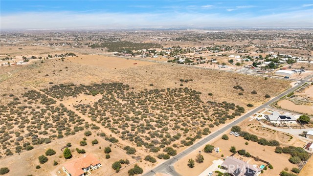 9602 Cedar Street, Phelan CA: https://media.crmls.org/medias/a32742c4-829b-4508-bffd-645e4574d849.jpg