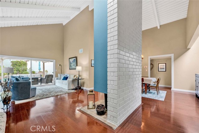 Detail Gallery Image 4 of 33 For 24615 Overlake Dr, Lake Forest,  CA 92630 - 3 Beds | 2 Baths