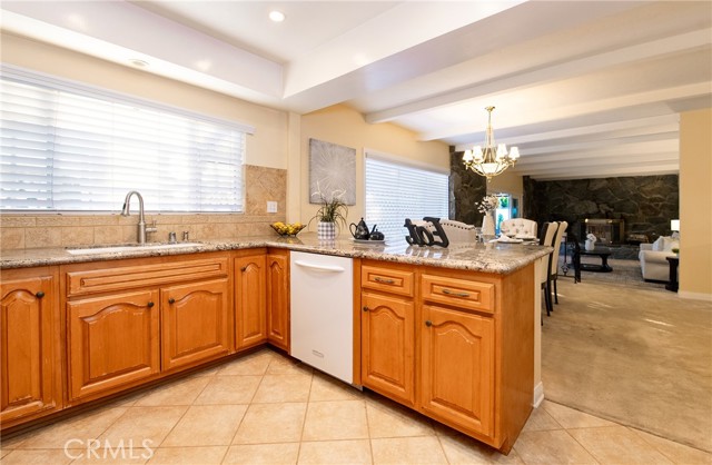 Detail Gallery Image 12 of 41 For 3301 Grayburn Rd, Pasadena,  CA 91107 - 3 Beds | 2/1 Baths