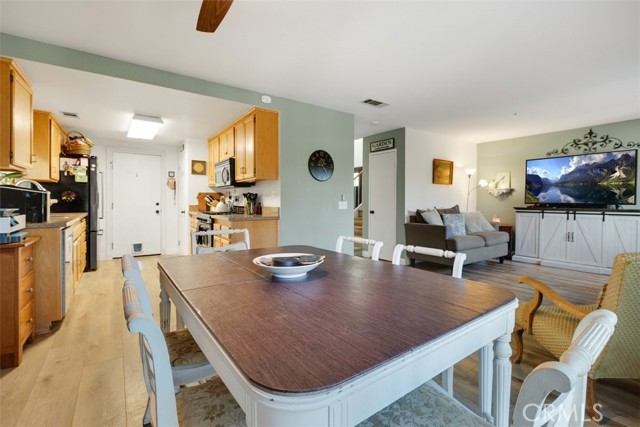 1611 Burnside Avenue photo 6