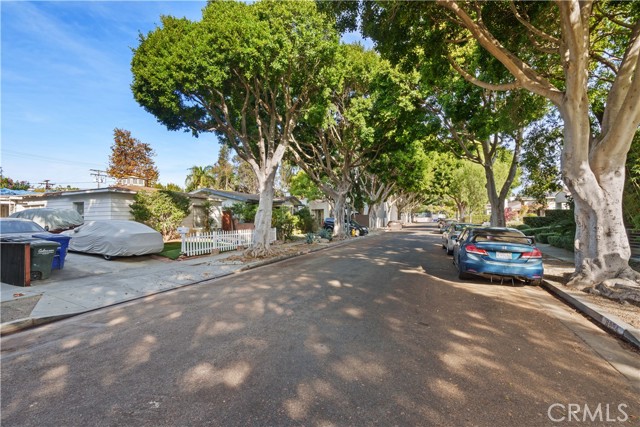 Detail Gallery Image 2 of 10 For 8891 Carson St, Culver City,  CA 90232 - 4 Beds | 3 Baths