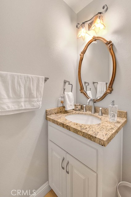 Detail Gallery Image 25 of 67 For 27641 Atlas Ln, Canyon Country,  CA 91351 - 4 Beds | 2/1 Baths