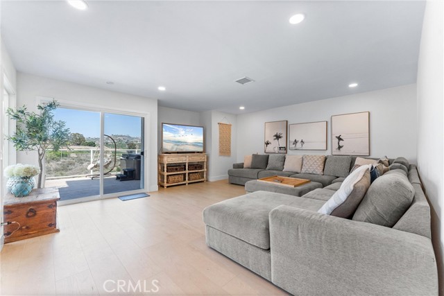 3208 Calle Grande, San Clemente CA: https://media.crmls.org/medias/a32bb3db-4fd5-4b21-aa79-b7ddffddd533.jpg