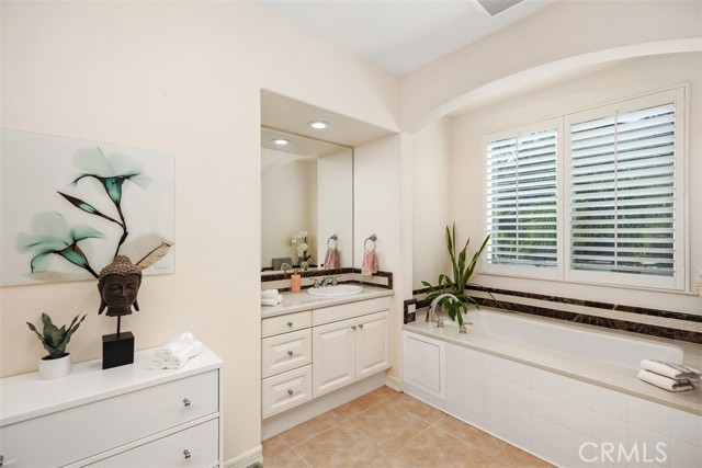 Detail Gallery Image 28 of 50 For 16 Douglass Dr, Coto de Caza,  CA 92679 - 4 Beds | 3/1 Baths