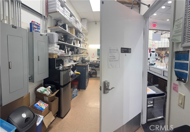 217 Stonewood Street, Downey CA: https://media.crmls.org/medias/a32e6abd-1030-46c7-a3d4-f572dc91e8db.jpg