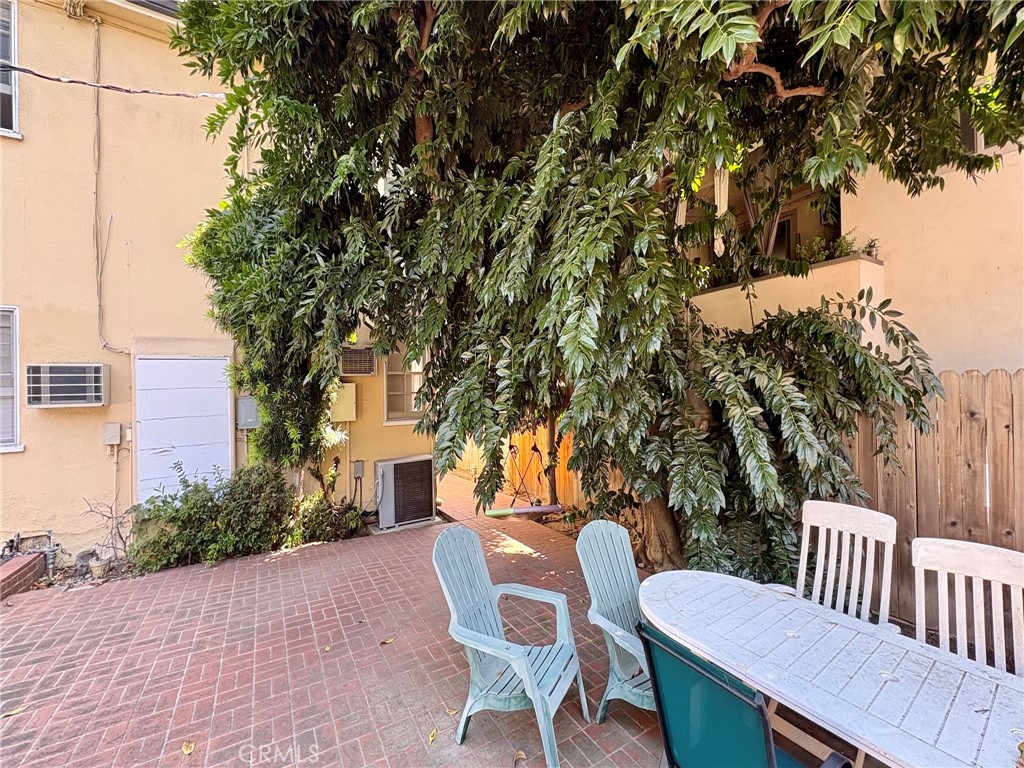 https://media.crmls.org/medias/a32ee7a5-acd5-4211-bd81-f94b7b45d19a.jpg?preset=X-Large