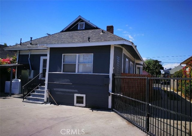 1356 W 30th Street, Los Angeles CA: https://media.crmls.org/medias/a32f9aac-9552-4e30-a31c-b1aef89d2c80.jpg