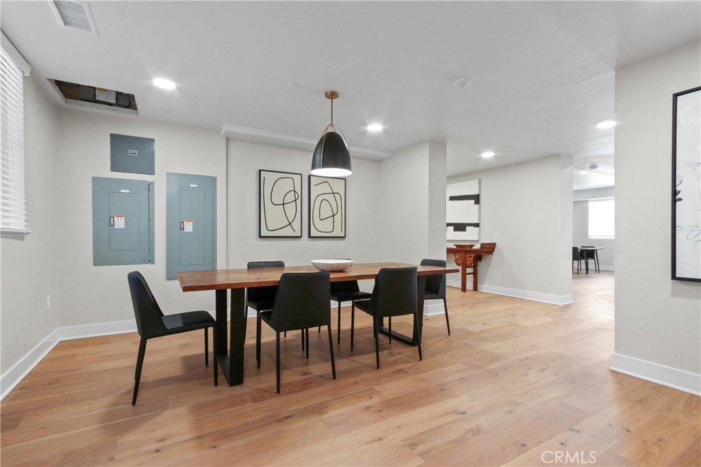 17. 927 Deep Valley Drive #111 Rolling Hills Estates, CA 90274