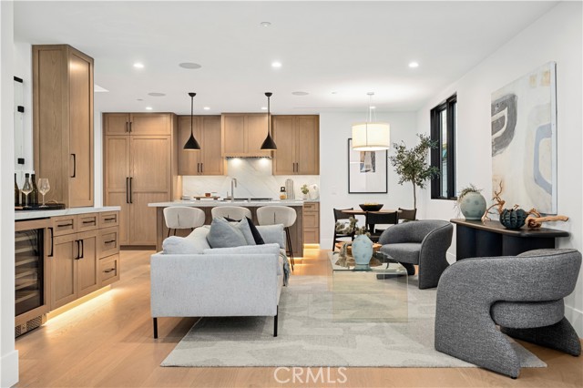 Detail Gallery Image 5 of 21 For 605 1/2 Carnation, Corona Del Mar,  CA 92625 - 2 Beds | 2/1 Baths