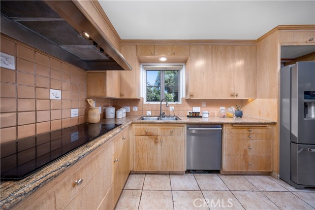 2175 Roanoke Road, San Marino CA: https://media.crmls.org/medias/a3323037-7a7a-4637-b740-4e6257283cd0.jpg