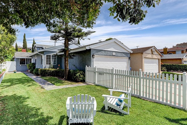 Detail Gallery Image 1 of 34 For 312 N Prospect Ave, Redondo Beach,  CA 90277 - 4 Beds | 2/1 Baths