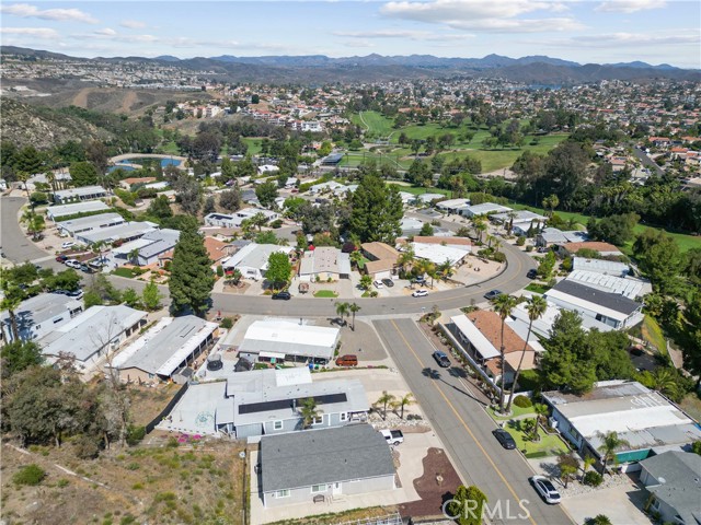 23011 Big Tee Drive, Canyon Lake CA: https://media.crmls.org/medias/a3325416-77cd-4cdb-8634-3716940e6bdd.jpg