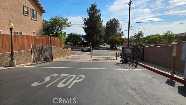 Detail Gallery Image 19 of 26 For 11852 N Birch Grove, Sylmar,  CA 91342 - 5 Beds | 3/1 Baths
