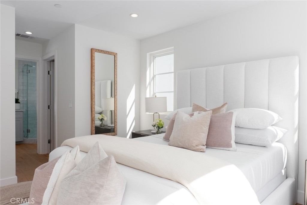 A33377e1 F240 4a82 B2de Da8c50b20e75