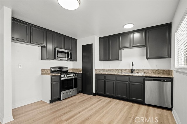 Detail Gallery Image 7 of 24 For 5751 Amberdale Dr, Yorba Linda,  CA 92886 - 3 Beds | 2 Baths