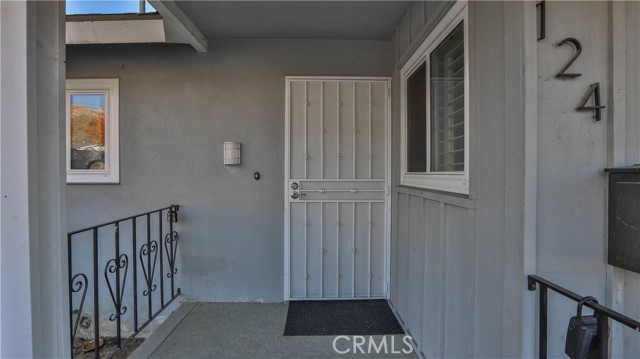 Detail Gallery Image 6 of 59 For 124 W Blaine St, Riverside,  CA 92507 - 4 Beds | 2 Baths