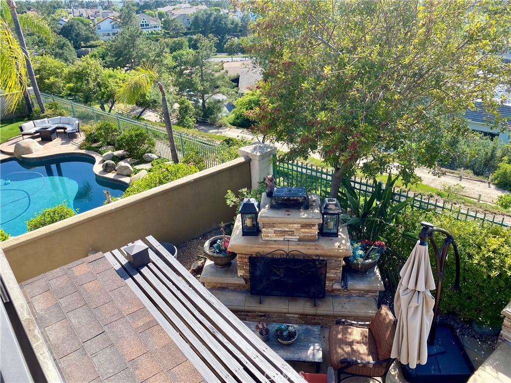 https://media.crmls.org/medias/a3361c67-e859-48b5-bdc7-0cbe8623005b.jpg?preset=X-Large
