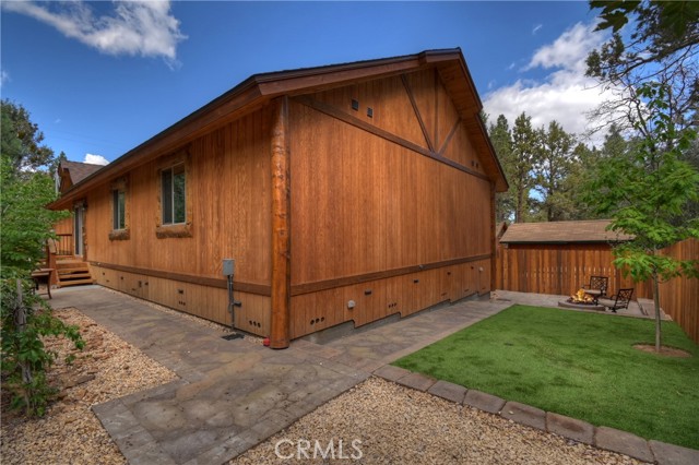 365 Santa Barbara Avenue, Sugarloaf CA: https://media.crmls.org/medias/a3364dd6-8451-4f3a-95e1-3dd409454e80.jpg