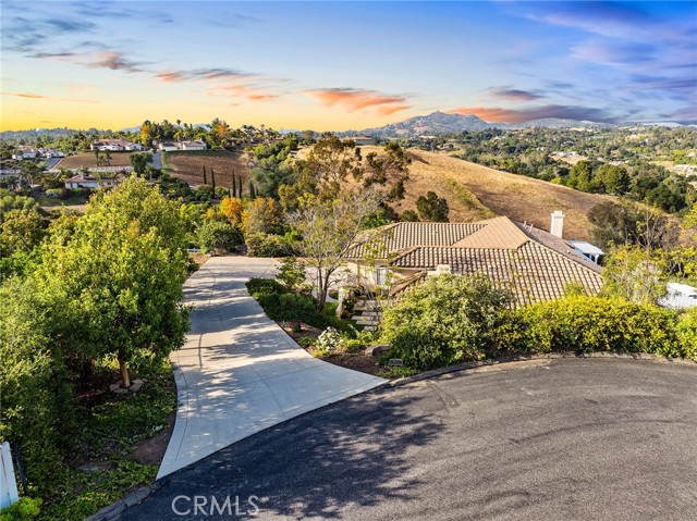 2278 Lindsey Court, Fallbrook CA: https://media.crmls.org/medias/a336db8b-194a-488b-8029-8f3ba1998e72.jpg