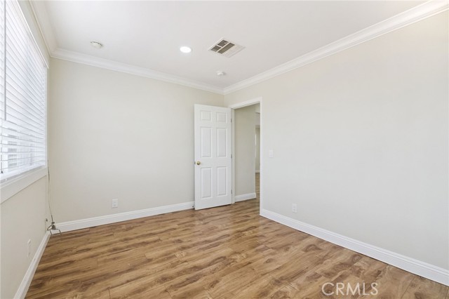 2104 Crenshaw Boulevard, Los Angeles CA: https://media.crmls.org/medias/a336e70e-0d62-4fa9-bf44-1a1ec822c7da.jpg