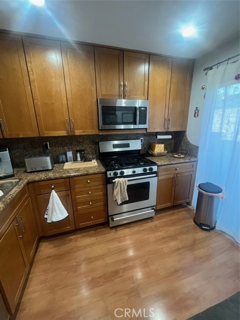 Detail Gallery Image 7 of 20 For 191 Calle Mayor, Redondo Beach,  CA 90277 - 3 Beds | 3 Baths