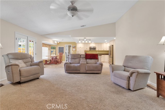 Detail Gallery Image 10 of 51 For 18830 Munsee Rd, Apple Valley,  CA 92307 - 4 Beds | 2/1 Baths