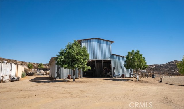 Detail Gallery Image 2 of 49 For 21050 Elton Ln, Nuevo,  CA 92567 - 7 Beds | 4 Baths