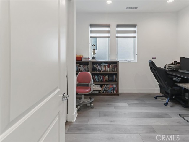 Detail Gallery Image 24 of 43 For 20725 W Liana Ct, Porter Ranch,  CA 91326 - 5 Beds | 5/1 Baths