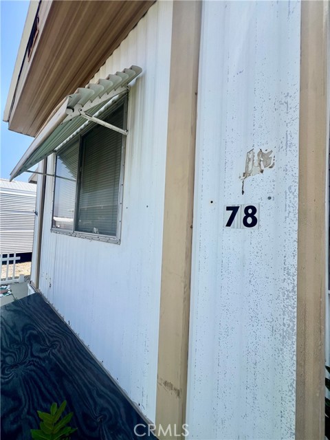 880 N Lake Street, Hemet CA: https://media.crmls.org/medias/a339a849-42ce-42c8-9d33-460c9d5d215e.jpg