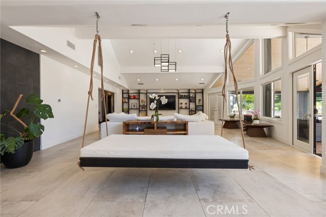 Detail Gallery Image 11 of 75 For 10372 Crawford Canyon Rd, North Tustin,  CA 92705 - 5 Beds | 6/1 Baths