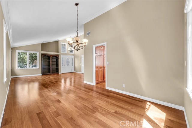 Detail Gallery Image 9 of 31 For 11 Hidalgo, Irvine,  CA 92620 - 4 Beds | 2/1 Baths