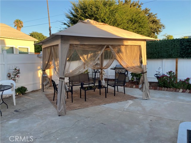5214 Golden Avenue, Riverside CA: https://media.crmls.org/medias/a33ce1ad-8a6a-48af-9a42-222c072e2c6a.jpg