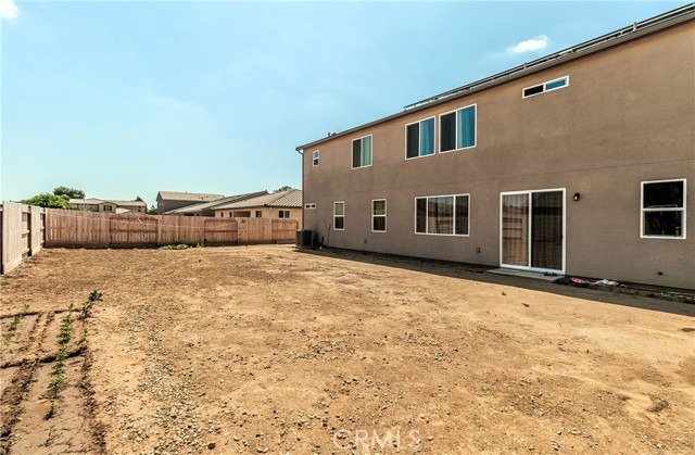 Detail Gallery Image 41 of 43 For 2698 N Arroyo Ave, Fresno,  CA 93727 - 5 Beds | 3/1 Baths