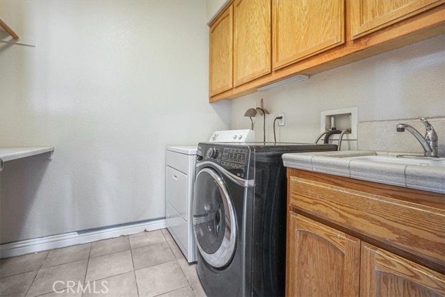 12771 Elm Street, Oak Hills CA: https://media.crmls.org/medias/a33ea4d0-5cf1-4460-9991-0e8051b7e979.jpg