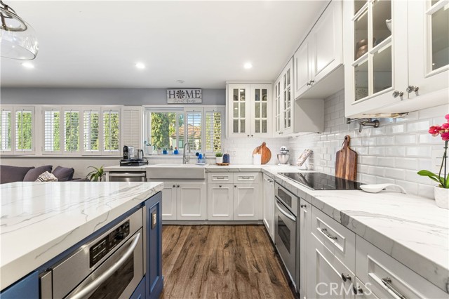 Detail Gallery Image 12 of 52 For 18146 Oxnard #48,  Tarzana,  CA 91356 - 3 Beds | 2/1 Baths